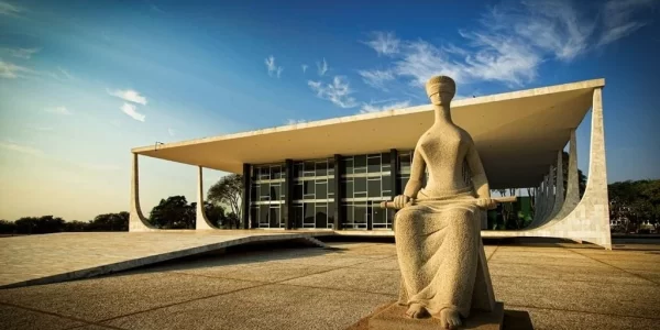 STF amplia direitos trabalhistas a motoristas de aplicativos: decisão histórica pode impactar milhões de trabalhadores